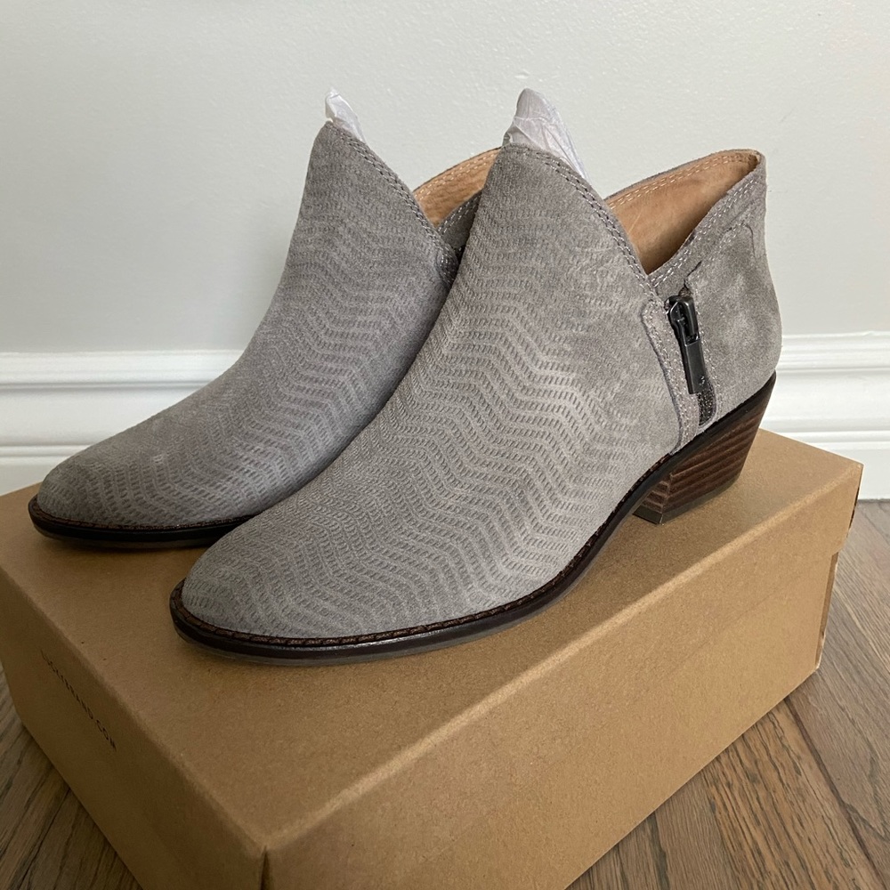 🌟LUCKY BRAND SUEDE BOOTIES🌟